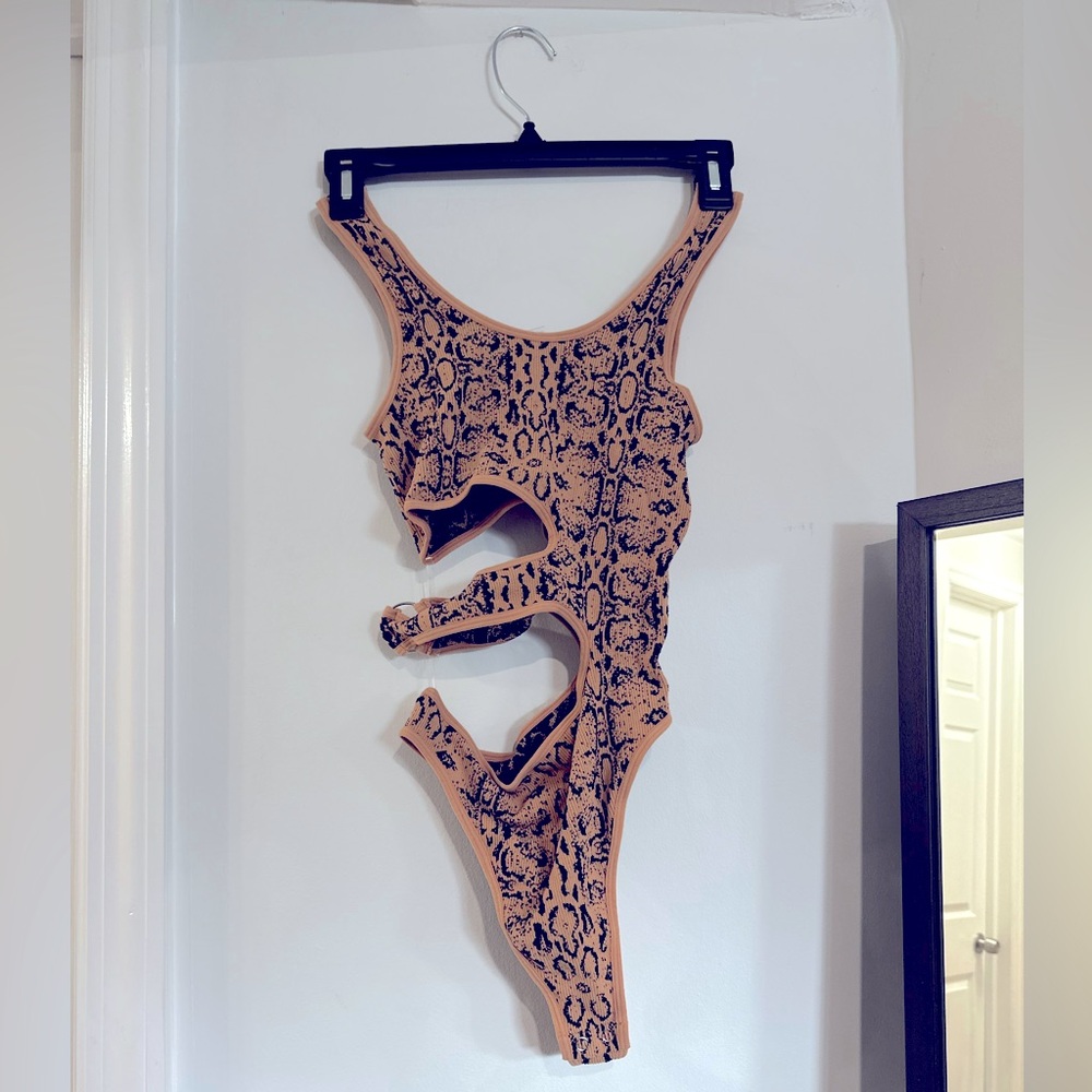 ✨Super Sexy “ Cheetah Print “ Bodysuit